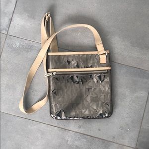 Michael Kors cross body tourist bag